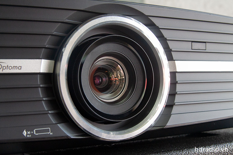 Máy chiếu 4K Optoma UHD65-10