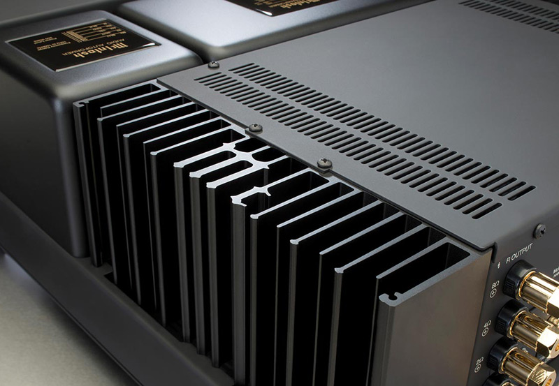 Amply McIntosh MA7200, 2 Kênh, 200 W/CH-4