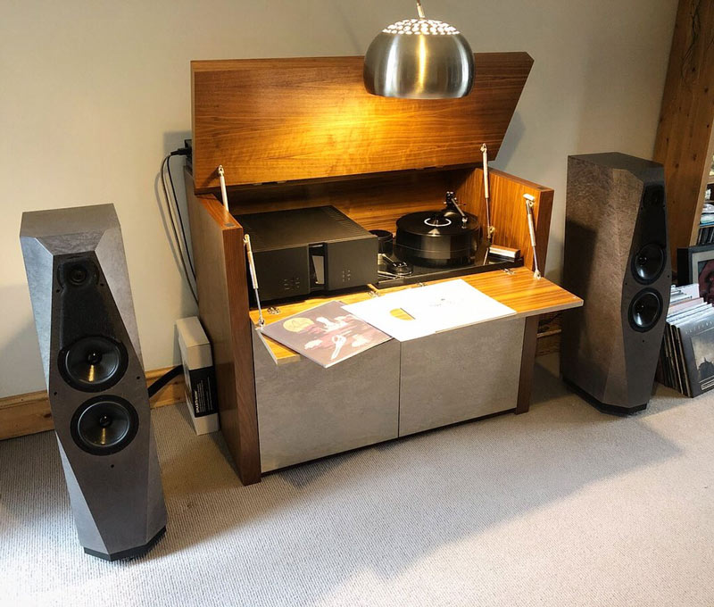 Loa Avalon Precision Monitor 1-3