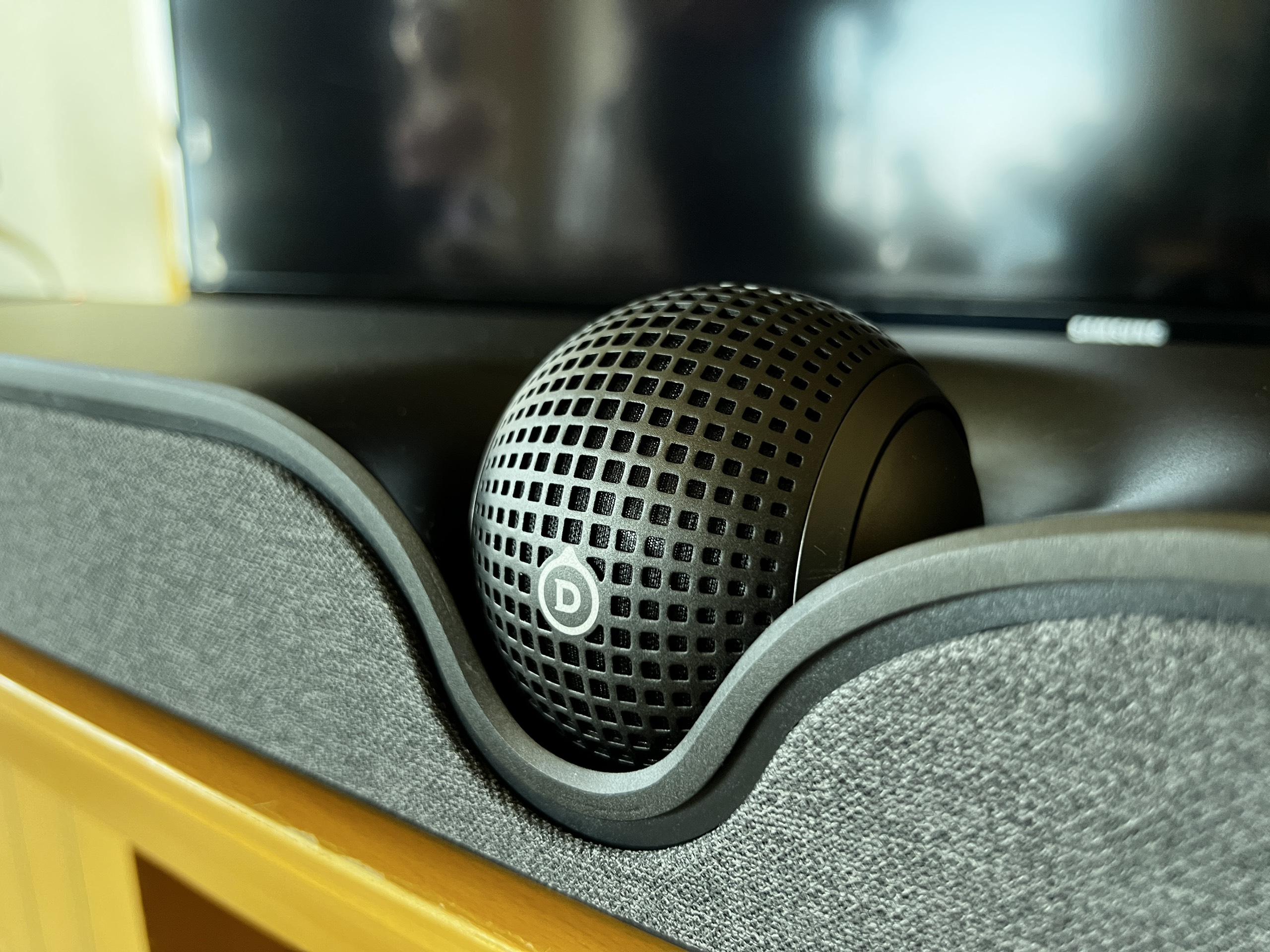 Loa soundbar Devialet Dione, Công suất 950W, HDMI eARC, Optical, TOSLINK, AirPlay 2, Spotify Connect, Bluetooth 5.0, UPnP, Wifi-6