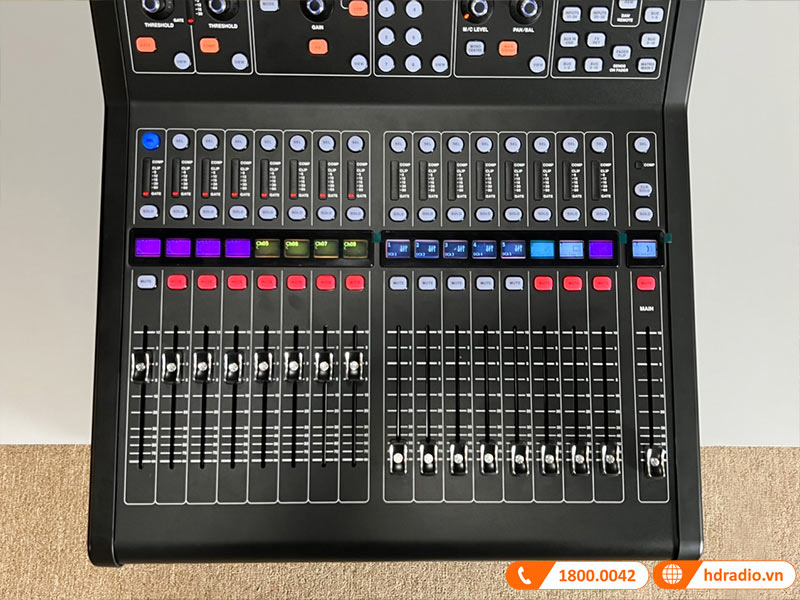 Bàn mixer Midas M32R-11