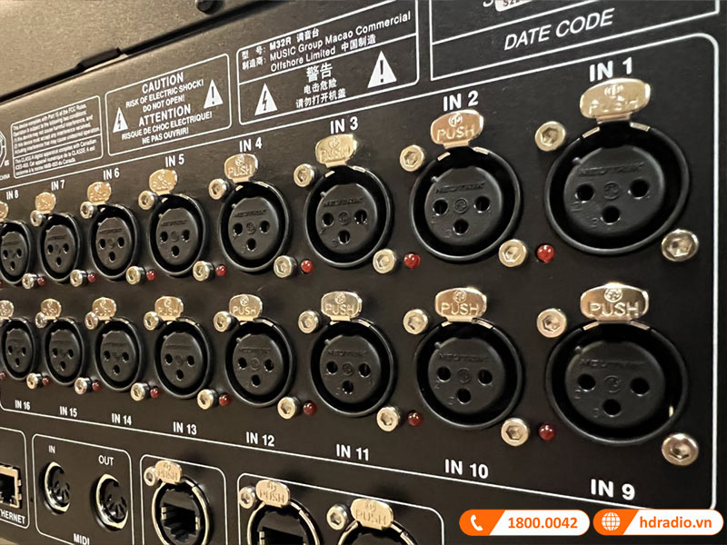 Bàn mixer Midas M32R-8