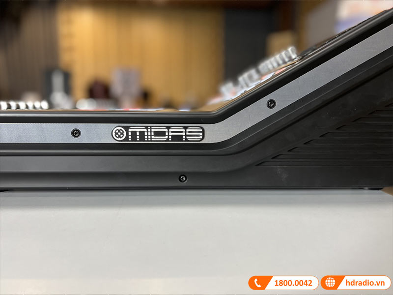 Bàn mixer Midas M32R-12