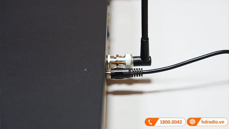 Micro Không Dây Baiervires BS970, Cảm biến tự ngắt, Dò sóng sạch-11