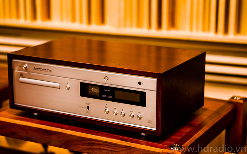 Đầu CD Luxman D-380-17