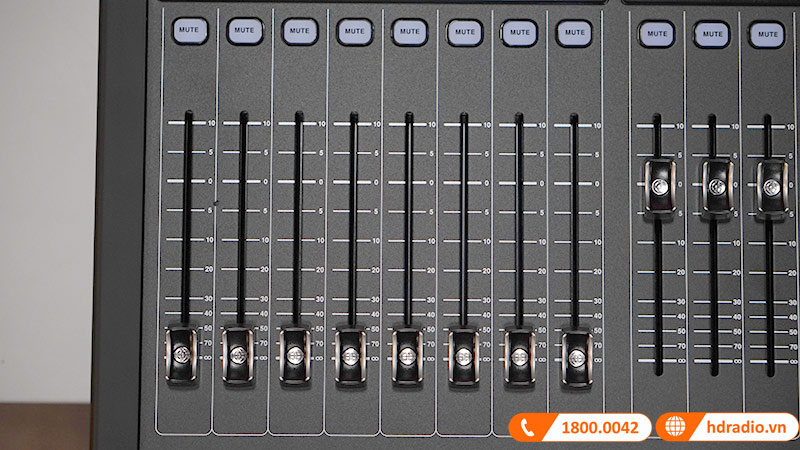 Bàn mixer Midas M32R Live Bundle, 40 kênh Digital-17