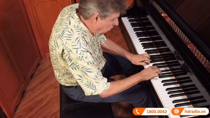 Đàn Piano Yamaha GC1 SH3-11