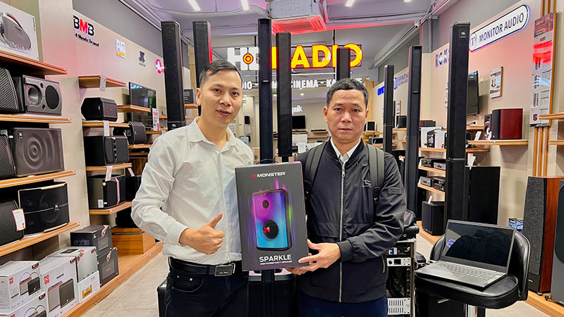 Loa Monster Sparkle Công suất 60W, LED đẹp, Bluetooth, AUX, IPX5, Pin 12h-14