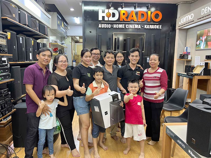 Khách hàng Mua Hàng Tại HDRADIO 7