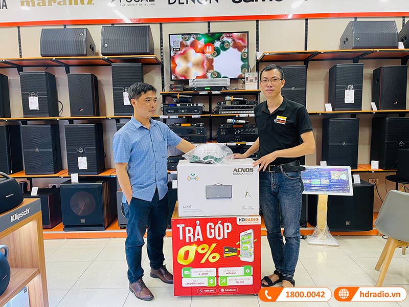 Khách hàng mua sắm thiết bị âm thanh chính hãng tại showroom HDRadio Hà Đông Khách hàng mua sắm thiết bị âm thanh chính hãng tại showroom HDRadio Hà Đông