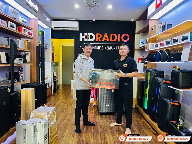 khách hàng mua sắm Thiết bị âm thanh chính hãng tại HDRadio khách hàng mua sắm Thiết bị âm thanh chính hãng tại HDRadio