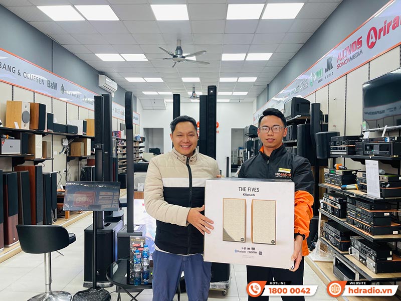 khách hàng mua sắm Thiết bị âm thanh chính hãng tại HDRadio khách hàng mua sắm Thiết bị âm thanh chính hãng tại HDRadio