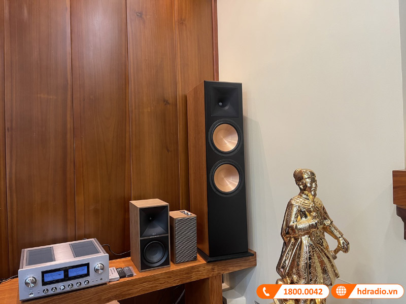 Dàn nghe nhạc của anh Định