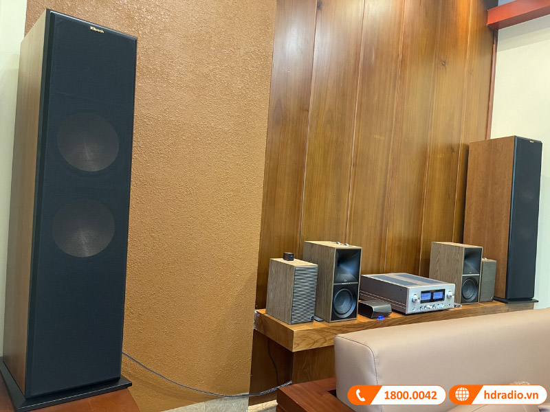 Dàn nghe nhạc của anh Định