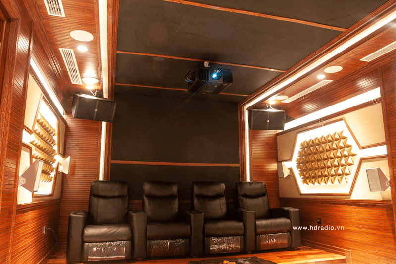 cong-trinh-phong-phim-ket-hop-karaoke-cao-cap-tai-vinhomes