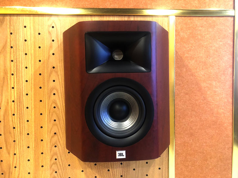 Lắp đặt phòng chiếu phim cho anh Hoàn ở Quận 2, Hồ Chí Minh