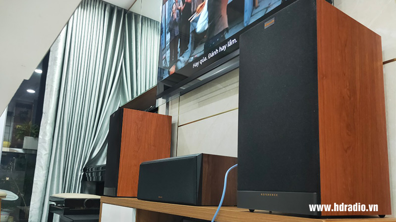Lắp đặt hệ thống loa Klipsch chất lượng cho anh Phong ở Q10, HCM (Loa sub Klipsch Synergy Black Label SUB100 + Loa Center Klipsch RP500C + Loa Klipsch RB81II + Loa Klipsch RP402S)