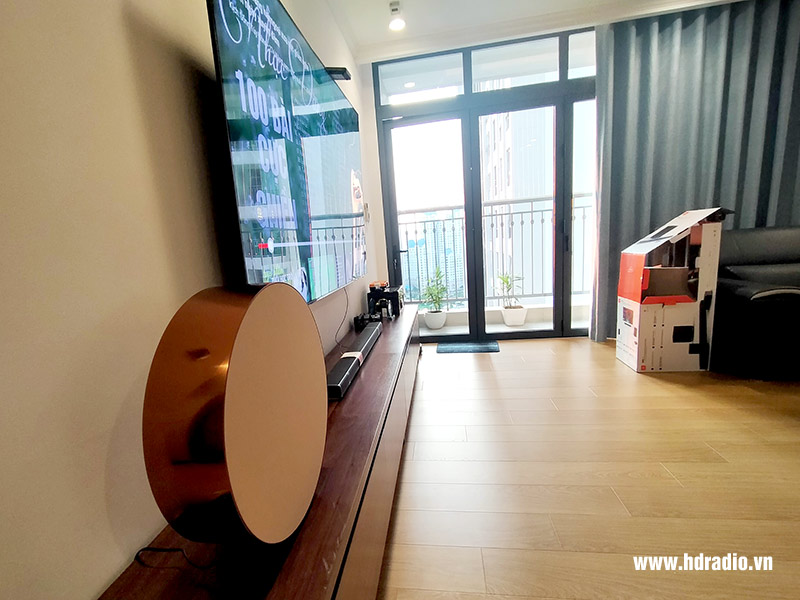 Loa B&O Beosound EDGE