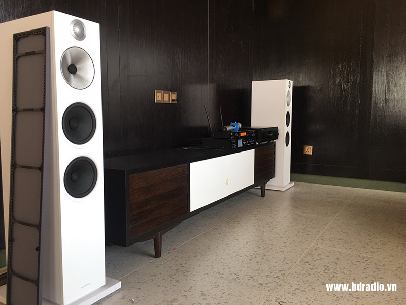 Lắp dàn nghe nhạc và hát Karaoke B&W cho anh Giáp ở Bình Dương (Loa B&W 603, Amply Denon PMA 1600NE, Vang số JKaudio X8000, Micro không dây JKAudio B9)