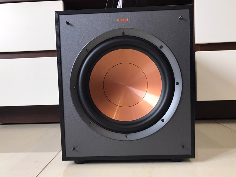 Loa sub Klipsch R100SW có âm thanh mạnh mẽ với loa bass 25 cm Loa sub Klipsch R100SW