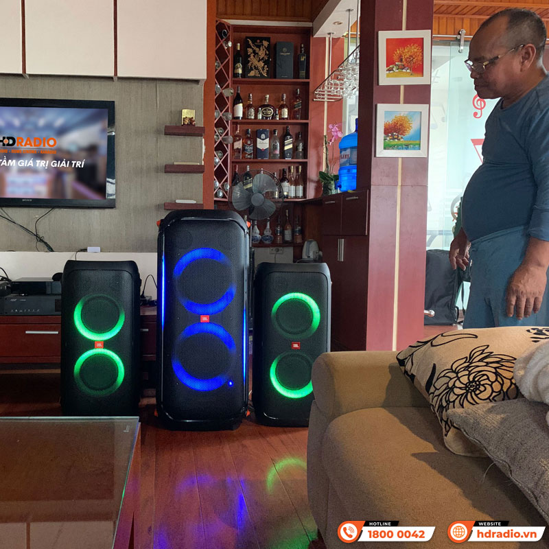 Bàn giao combo loa JBL Partybox 310 + 710 cực hay trị giá hơn 50 triệu đồng cho anh Linh