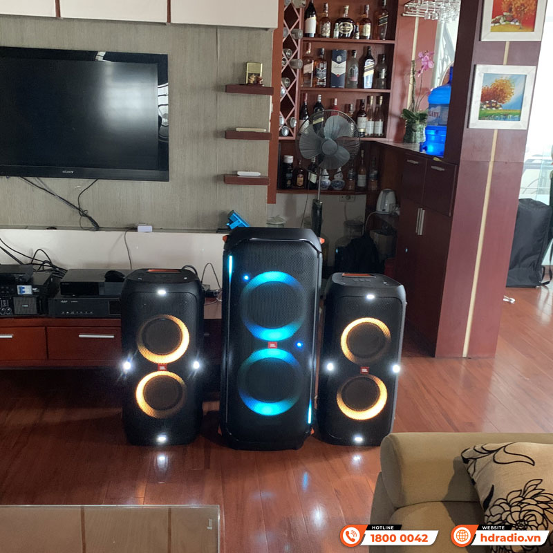 Bàn giao combo loa JBL Partybox 310 + 710 cực hay trị giá hơn 50 triệu đồng cho anh Linh