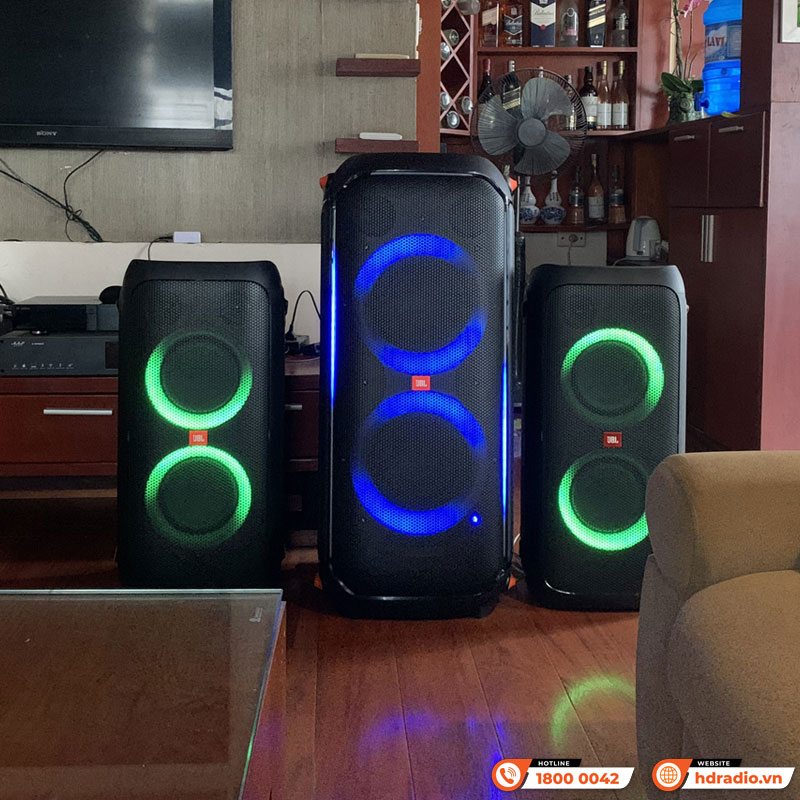 Bàn giao combo loa JBL Partybox 310 + 710 cực hay trị giá hơn 50 triệu đồng cho anh Linh