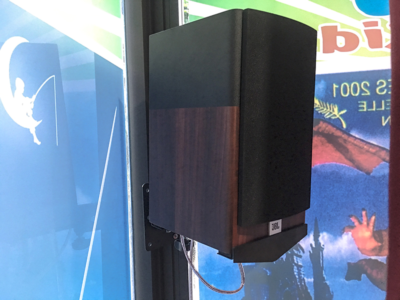 lap-dat-phong-chieu-phim-cho-chi-hong-tai-quan-hoang-mai-ha-noi-1