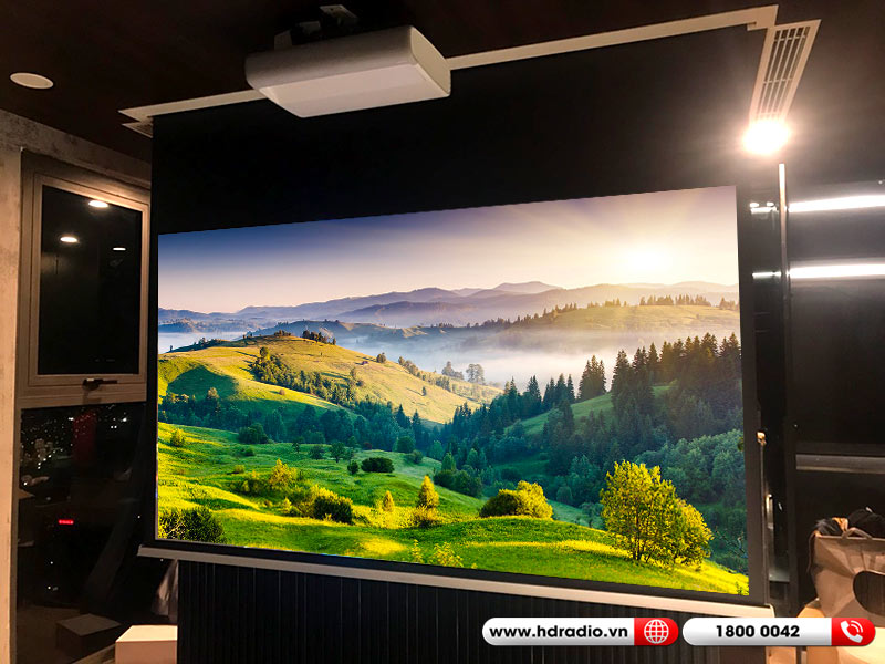 ung dung may chieu sieu gan 4k samsung lsp7t 4