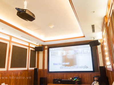 Phòng phim kết hợp karaoke gia đình cao cấp tại biệt thự Vinhomes Riverside