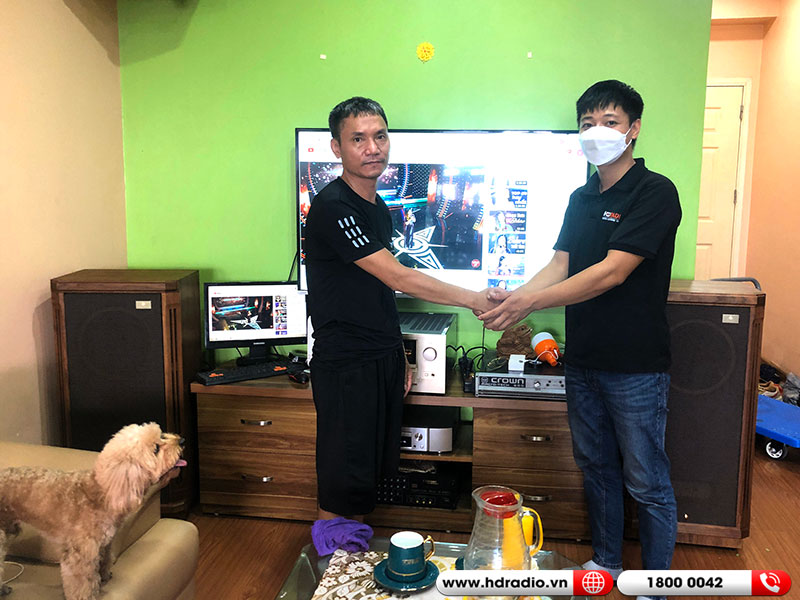 Ảnh thực tế Amply Accuphase E800 tại công trình dàn nghe nhạc Hi-End của chú Vang ở Thịnh Liệt