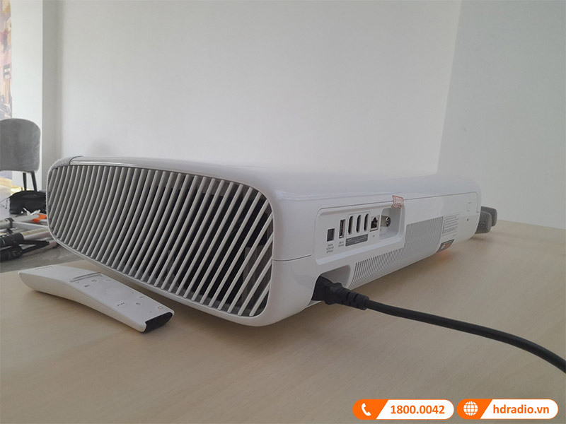 mặt sau của máy chiếu