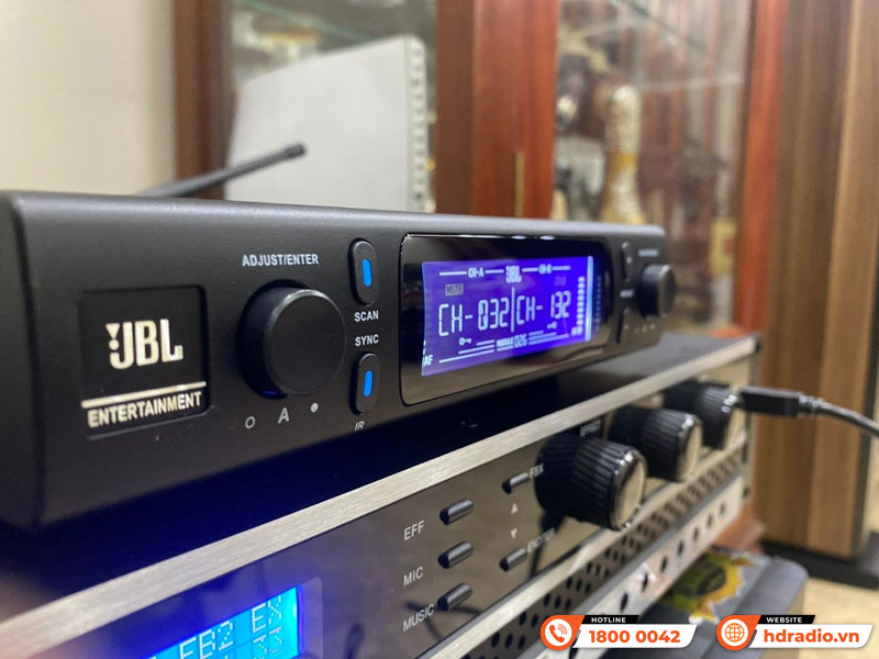 Lắp bộ dàn karaoke cực hay giá hơn 32 triệu cho cô Toan Lắp bộ dàn karaoke cực hay giá hơn 32 triệu cho cô Toan