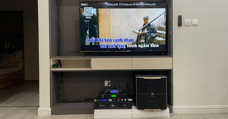 Lắp đặt hệ thống dàn karaoke JBL Cao cấp GD45 kết hợp Sub và đầu VietK chuyên nghiệp trị giá gần 72 triệu đồng cho anh Sơn ở Nguyễn Tuân, Thanh Xuân, Hà Nội ( JBL KX180A, Crow KVS500, JBL VM300, JBL Pasion 12SP, JBL Pasion 10, VietK Plus 4TB)