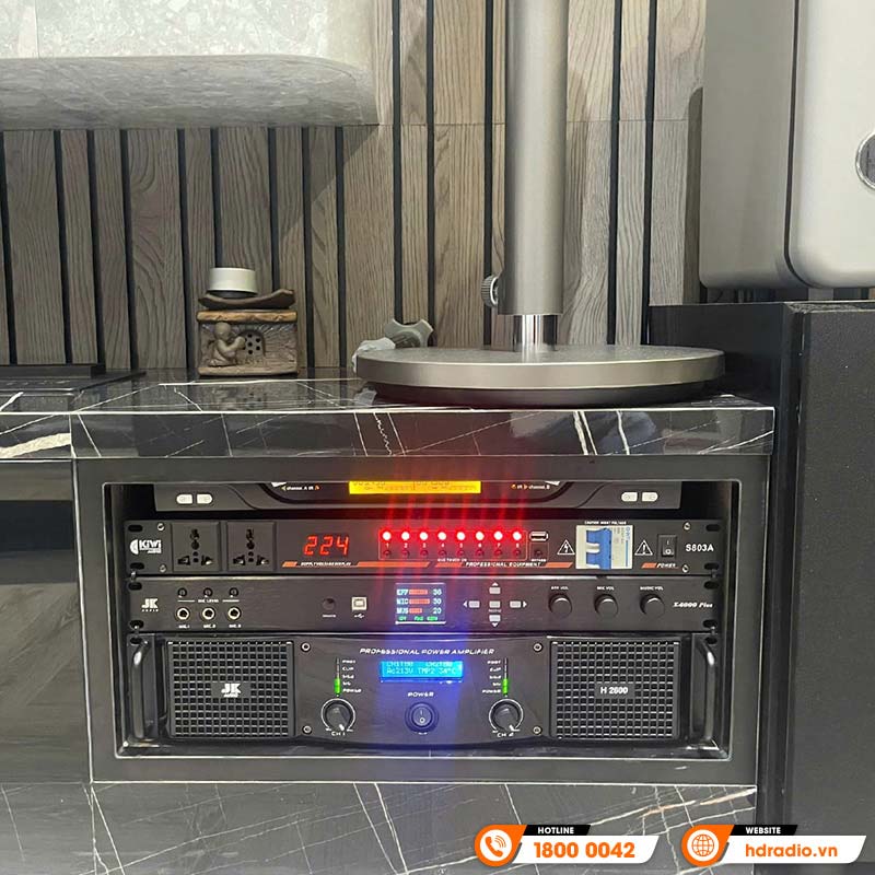 Dàn karaoke của anh Hiếu