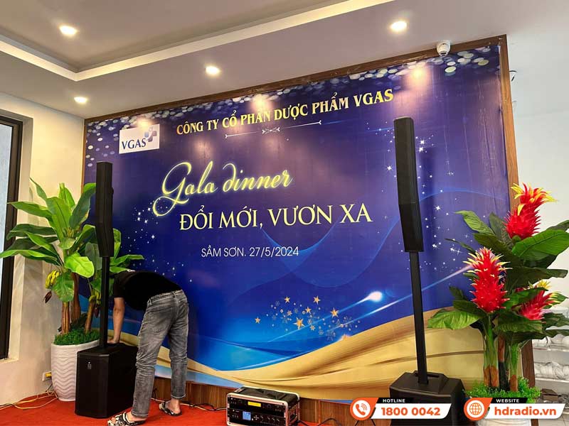 Lắp đặt Dàn âm thanh karaoke, sân khấu biểu diễn Column Array SK22 trị giá hơn 180 triệu đồng cho anh Quang