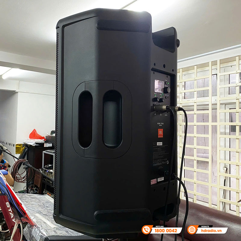 Loa JBL Eon 715, Bass 40cm, Công suất (1300W Peak, 650W RMS) Mixer 3 kênh, LCD, Bluetooth, XLR-8