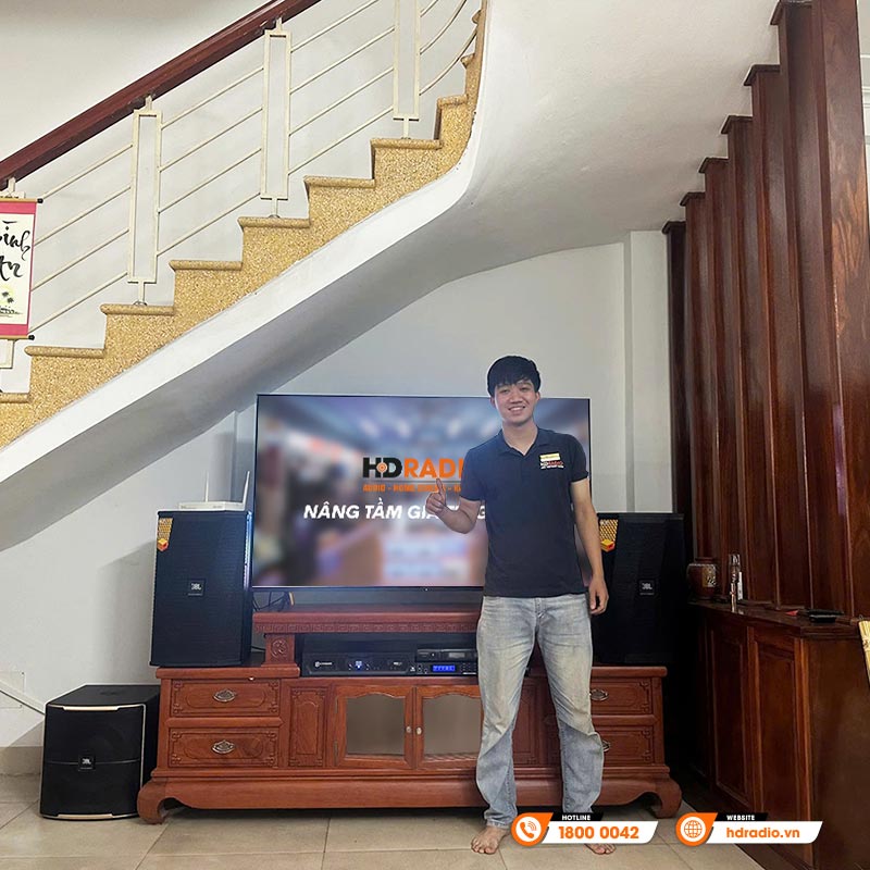 Dàn karaoke của anh Tiến