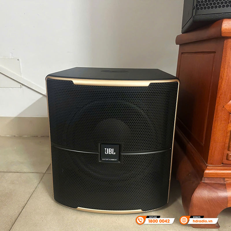 Dàn karaoke của anh Tiến