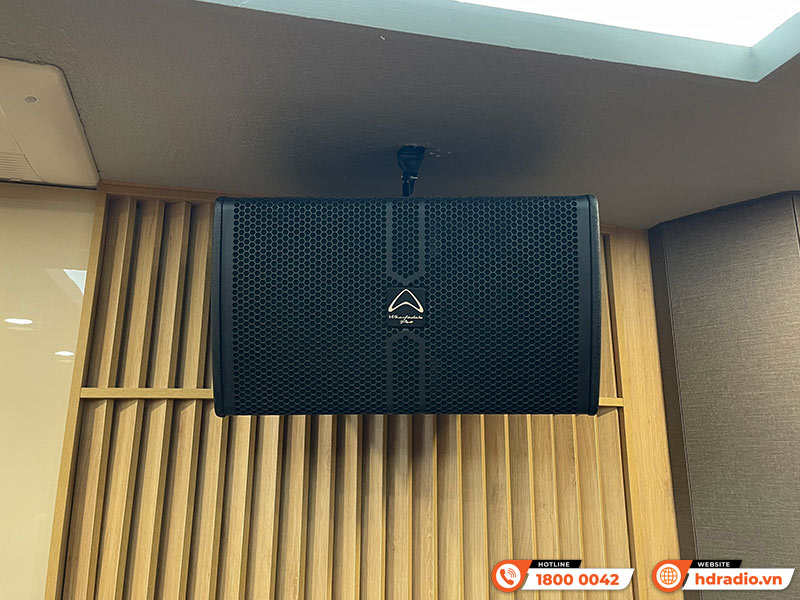 Lắp dàn karaoke kết hợp đầu màn cảm ứng VietK cao cấp hơn trị giá hơn 130 triệu đồng