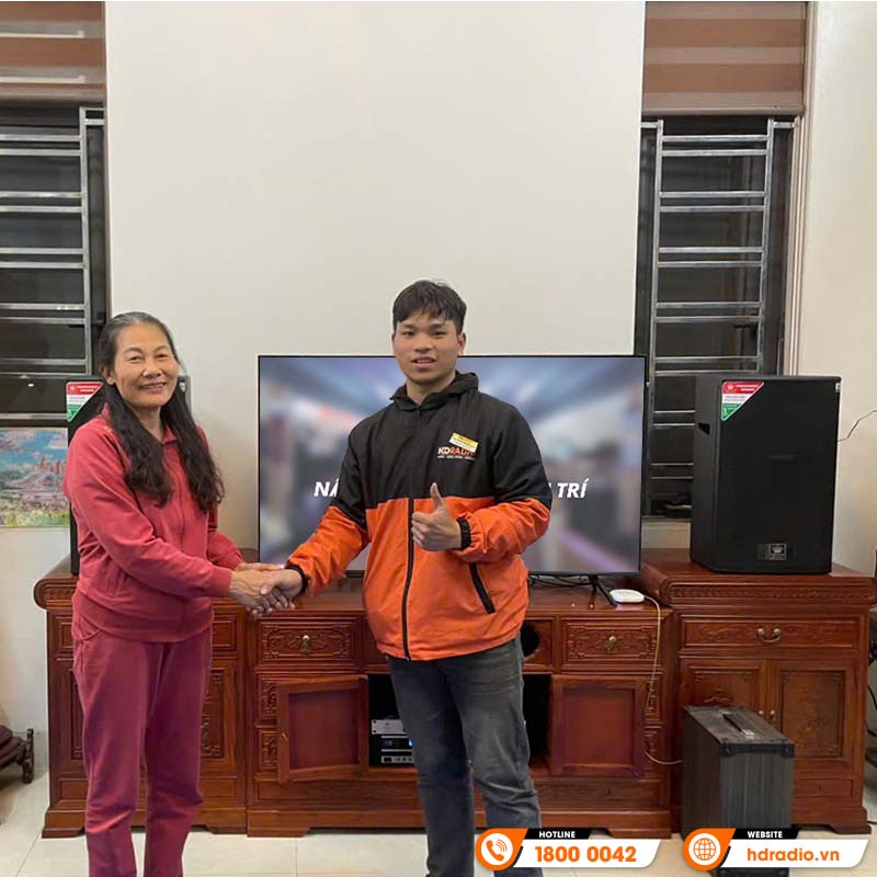 Dàn karaoke của cô Vân Dàn karaoke của cô Vân