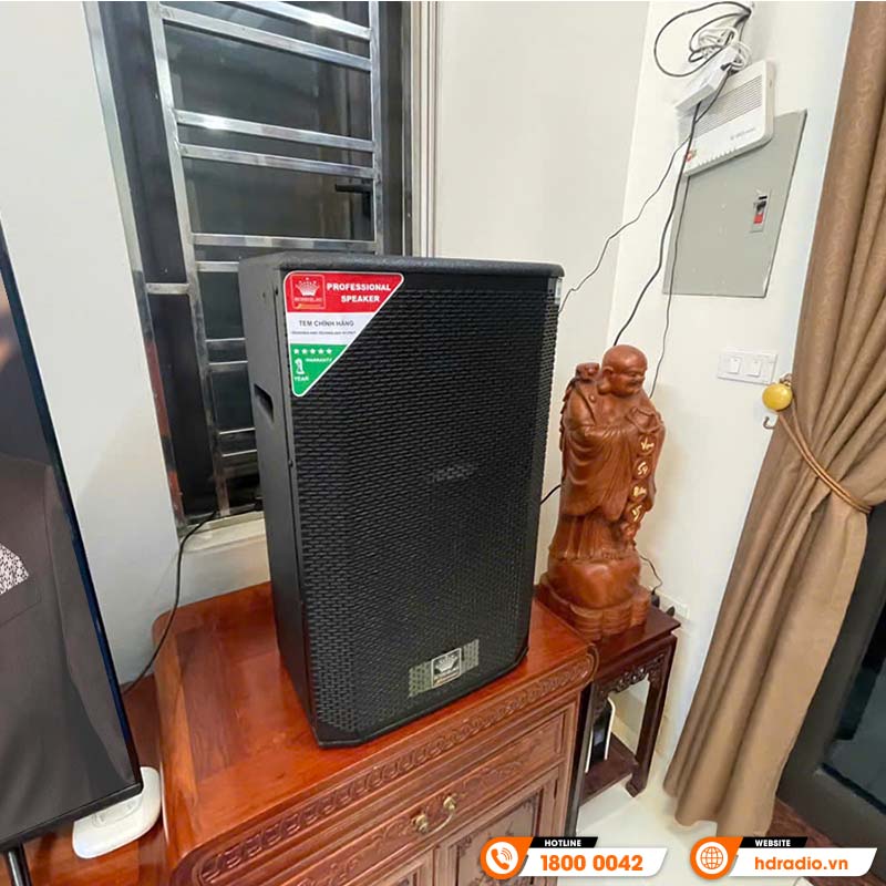 Dàn karaoke của cô Vân Dàn karaoke của cô Vân