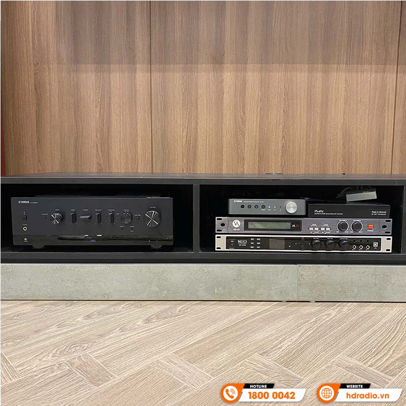 Dàn nghe nhạc và hát karaoke của chị Hoa Dàn nghe nhạc và hát karaoke của chị Hoa