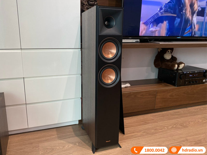 Lắp dàn nghe nhạc trị giá hơn 33 triệu đồng cho chú Thông Lắp dàn nghe nhạc trị giá hơn 33 triệu đồng cho chú Thông