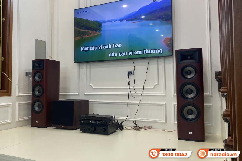 Dàn nghe nhạc và hát karaoke của anh Thanh