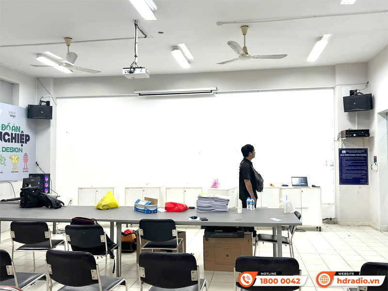 Lắp đặt hệ thống âm thanh giảng dạy kết hợp karaoke cho phòng học của Trường Đại học Công nghệ Sài Gòn