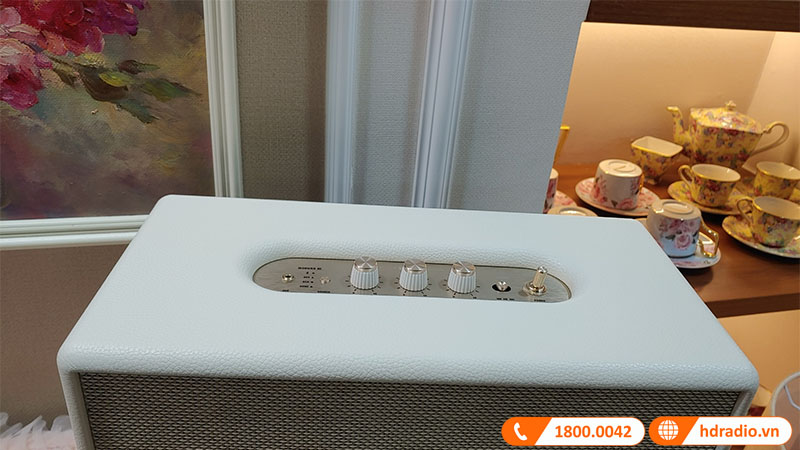 anh thuc te cong trinh lap dat loa Marshall Woburn 3 của chi Hang