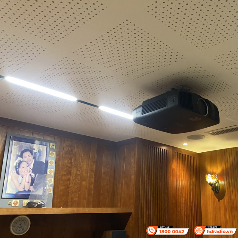 Máy chiếu 4K Epson EH-LS12000B của anh Khoa