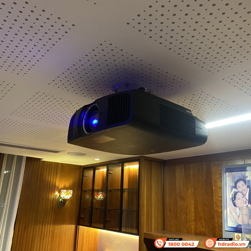 Máy chiếu 4K Epson EH-LS12000B của anh Khoa