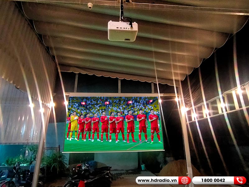 may chieu viewsonic px703hd xem bong da